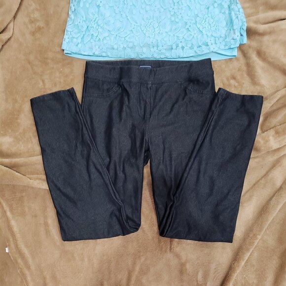 Bundle of 2 Girl's Clothing size 16  Top with a bee &  XL Black pants - Picture 2 of 7